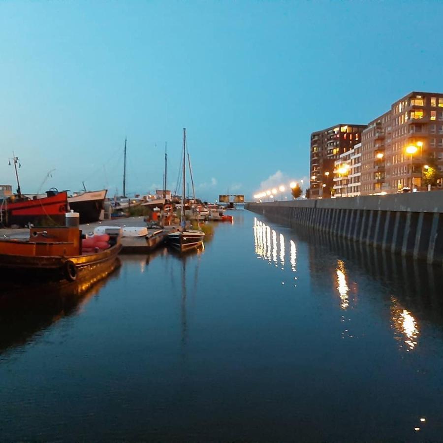 Euphrate Houseboat Hotel Amsterdam Exterior photo